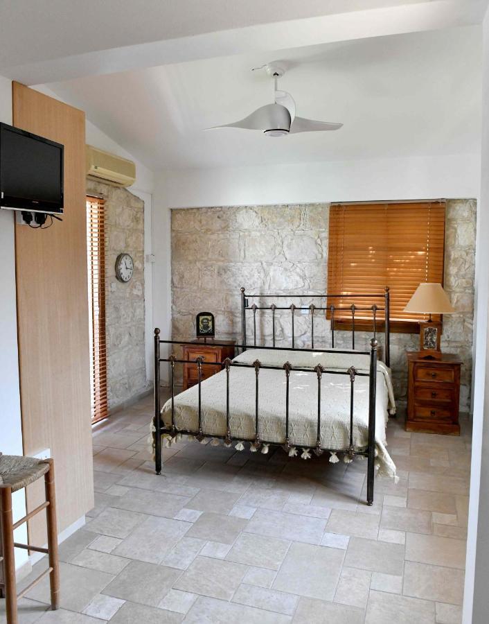 Lasa Black Rock Villa Paphos Extérieur photo