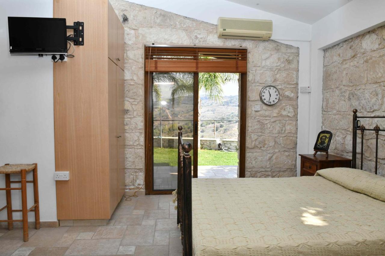 Lasa Black Rock Villa Paphos Extérieur photo