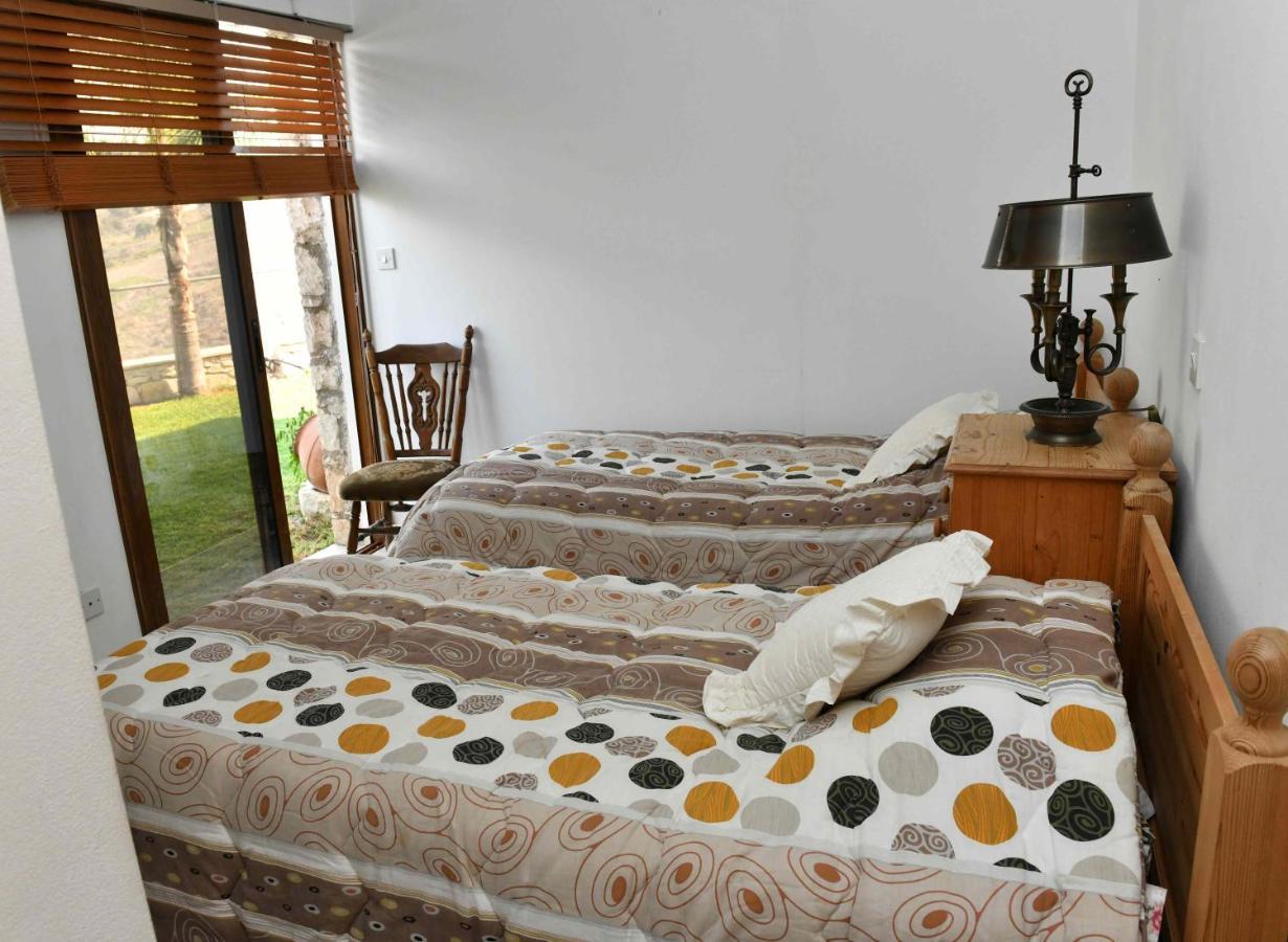 Lasa Black Rock Villa Paphos Extérieur photo