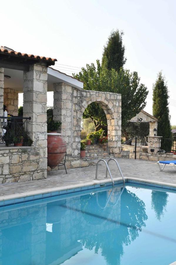 Lasa Black Rock Villa Paphos Extérieur photo