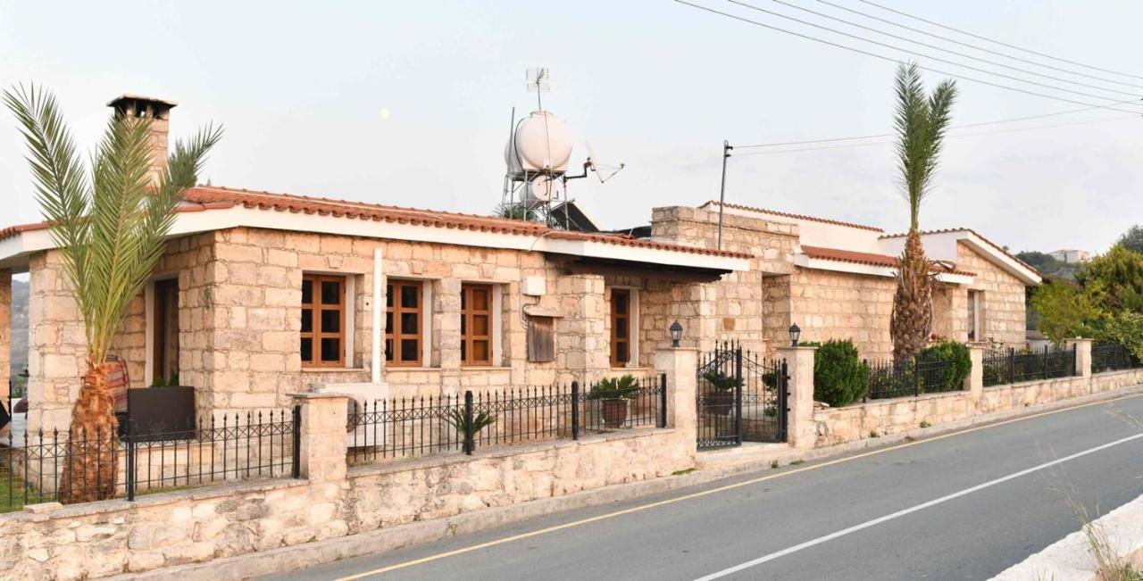 Lasa Black Rock Villa Paphos Extérieur photo