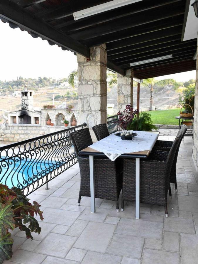 Lasa Black Rock Villa Paphos Extérieur photo