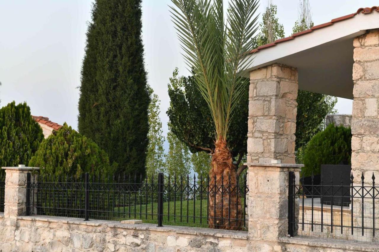 Lasa Black Rock Villa Paphos Extérieur photo